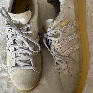 Adidas campus womens sneaker size 9 tan